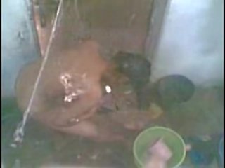 Επόμενος πόρτα ινδικό bhabhi σε μπάνιο mms