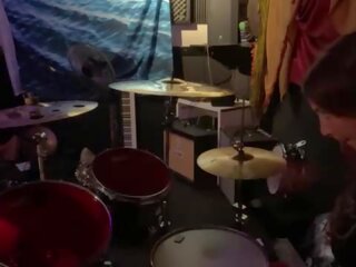 Felicity feline drumming lama jam