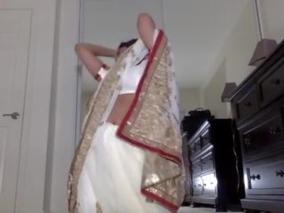 Desi dhabi in saree getting naked and plays with saçly amjagaz