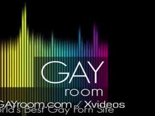 Gayroom اللحية سيئة الفصل يحصل على ضيق الحمار غزت بواسطة putz