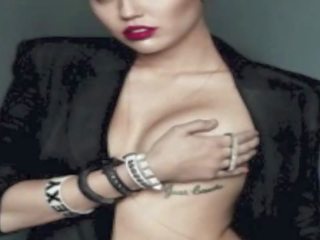 Miley ciro bare-breasted: 