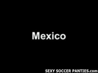 Sporty mexican sepakbola hottie stripping off her seragam