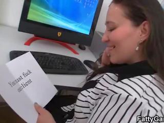 Plumper and client have porn in office