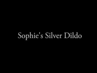 Sophie dee sztuk z jej srebrny dildo w the basen!