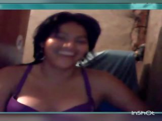 Chica se mim desnuda por la webcam
