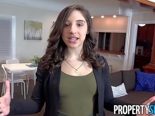 Propertysex - főiskolás tanuló baszik csodálatos segg igazi estate ügynök