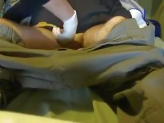 Enfermeira bate uma punheta parà o tetraplegico
