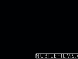 Nubilefilms - připojenými opčními sdílet přítelkyně venkovní orgasmy