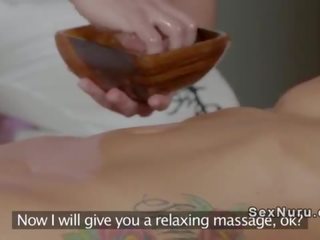 Tattooed hip brune balluke masazhist